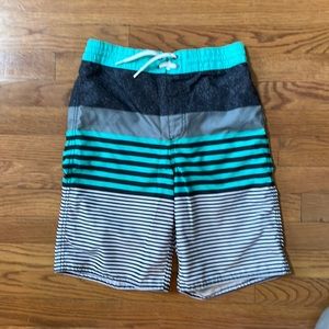 Old Navy Swim trunks w/faux drawstring and inner drawstring keep shorts in place